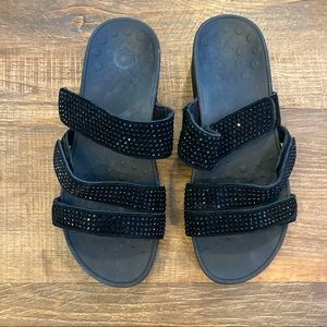 Womens Vionic Sz8 black, sparkle, 2” platform Sandle immaculate condition! 🩴🥿